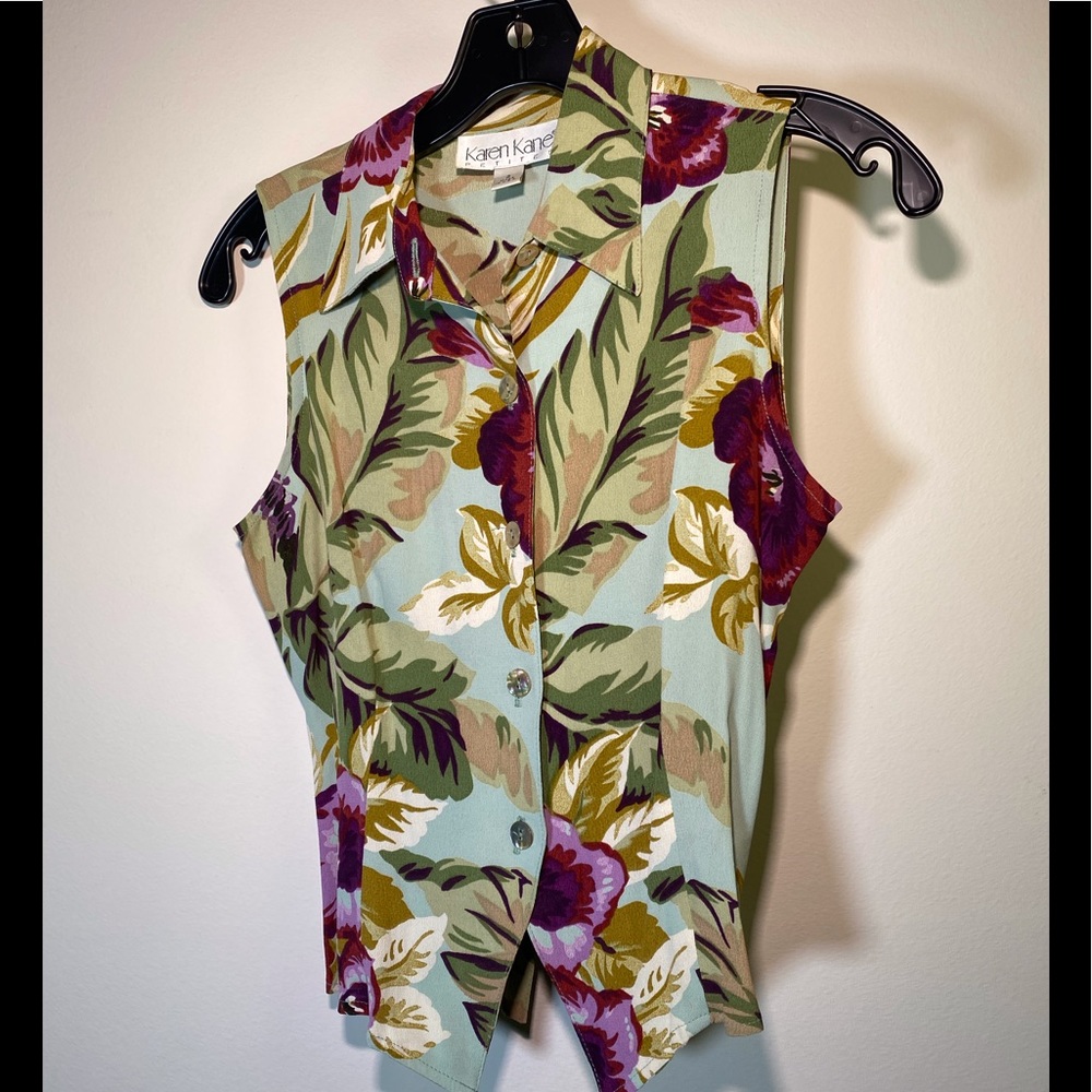 Floral shirt with back tie